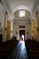 聖ヴィンチェンツォ修道院の聖堂入口