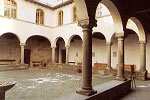 カマルドリ修道院の回廊