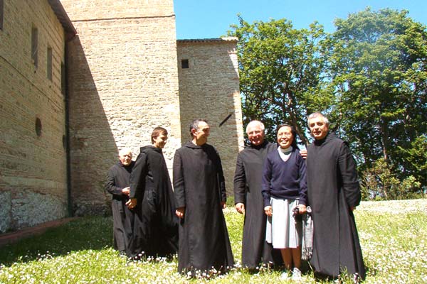 修道士たちと修道女